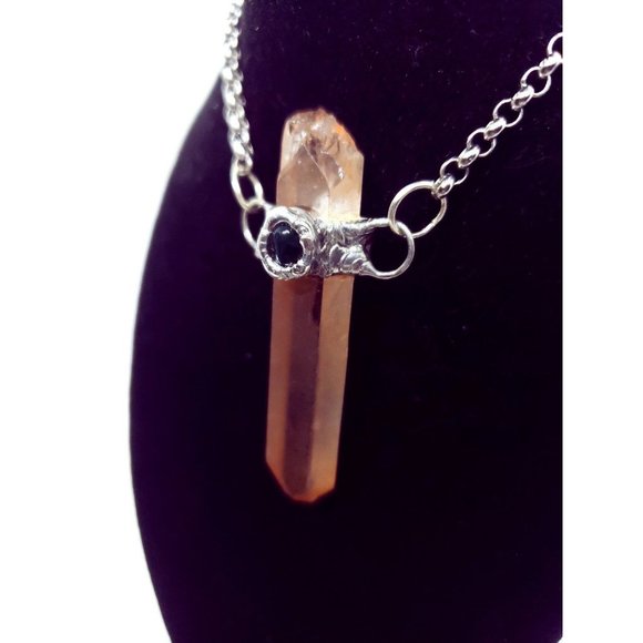 Tangerine quartz and moss agate crystal necklace - Picture 11 of 12